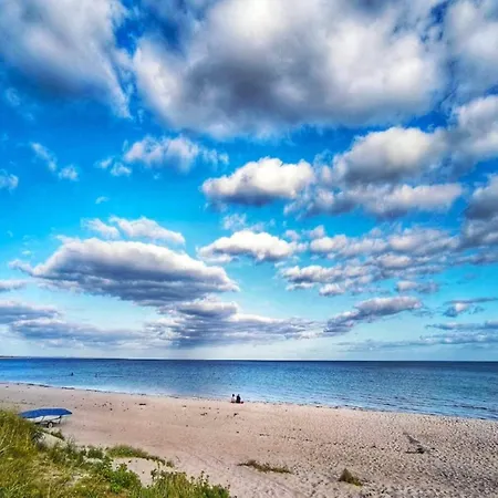 8 Person In Sydals-by Traum